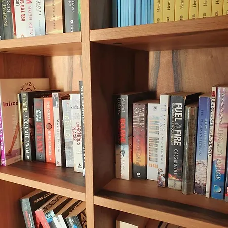 First Row To The Sea شقة