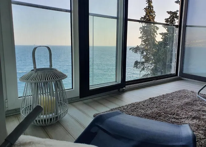 First Row To The Sea *