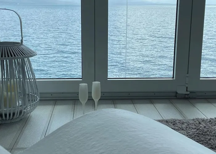 First Row To The Sea * אופטיה