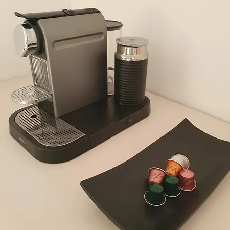 First Row To The Sea Апартаменти *