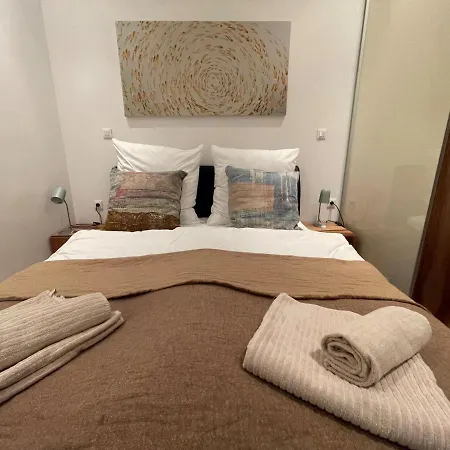 Апартаменти First Row To The Sea *