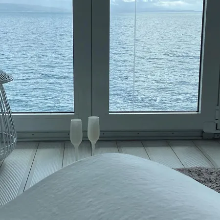 First Row To The Sea * Опатія