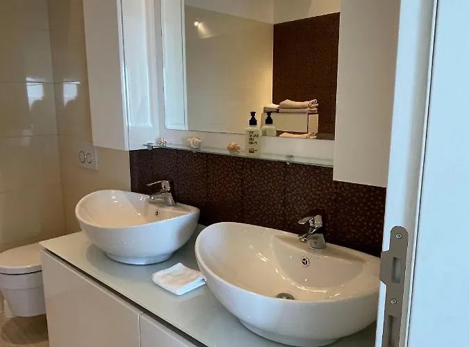 First Row To The Sea Apartment