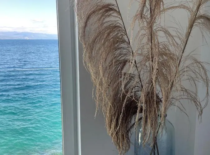 First Row To The Sea Опатия