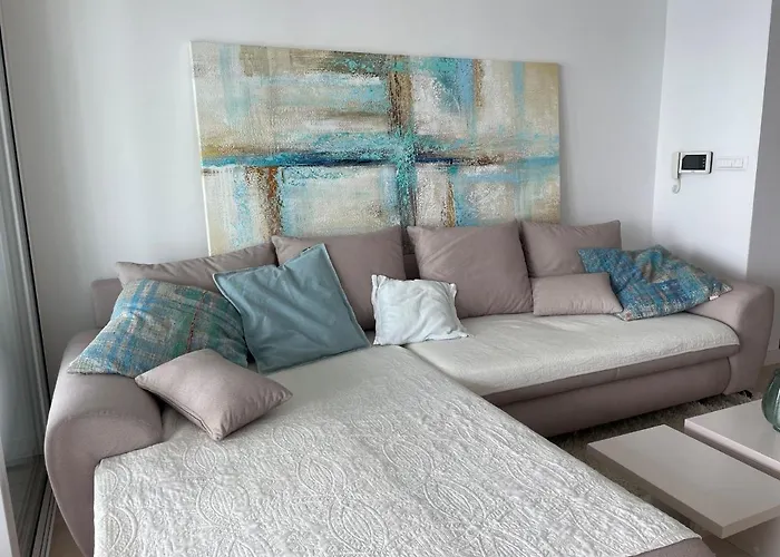 Apartment First Row To The Sea *