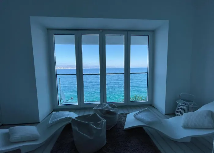 Apartment First Row To The Sea