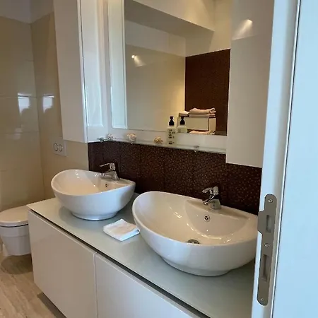 First Row To The Sea Apartament