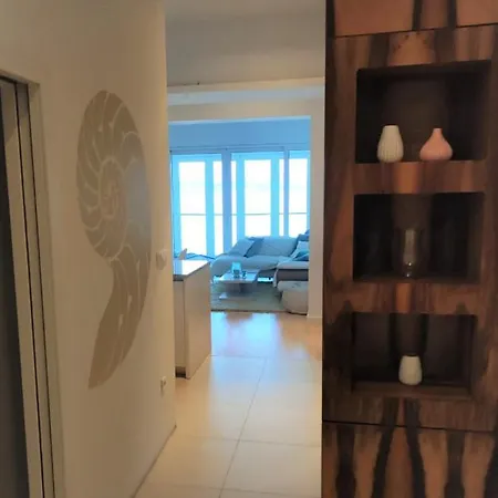 First Row To The Sea Apartament